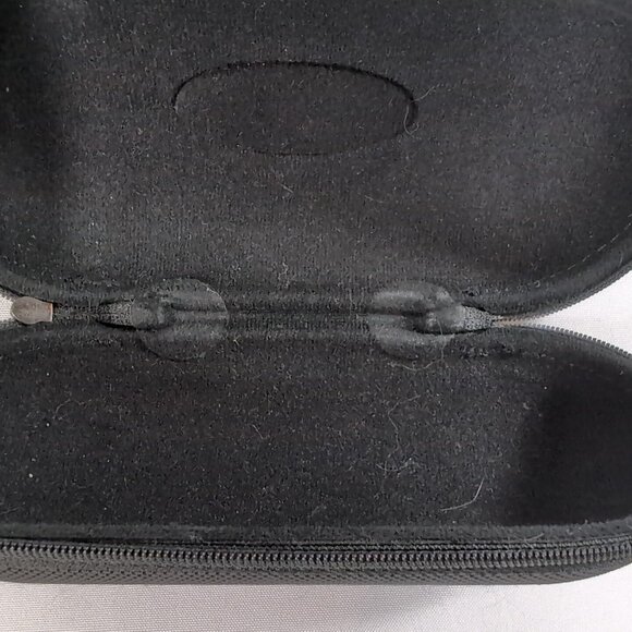 Oakley Pill Sunglasses Case Glasses Black Monogram Hard Shell Zip Logo Travel - Picture 7 of 13